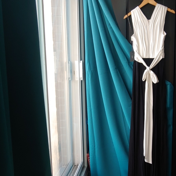 Vera Wang Lavender Twisted Halter Gown - Picture 2 of 6